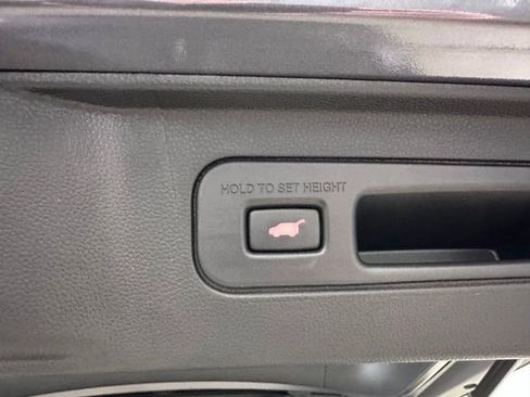 Used 2025 Honda Pilot Touring image 16