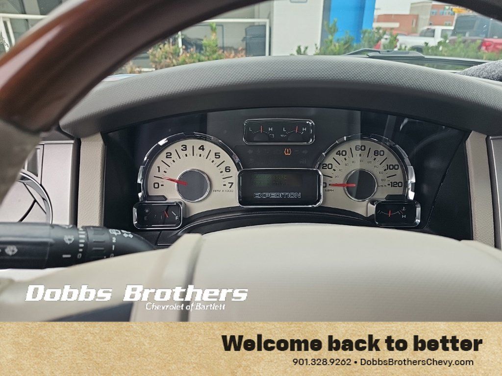 Used 2010 Ford Expedition Limited RWD image 19