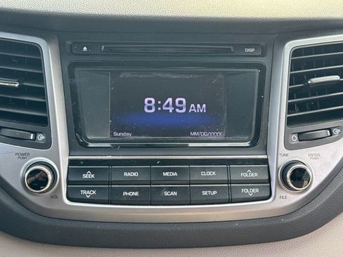 Used 2018 Hyundai Tucson SE image 27