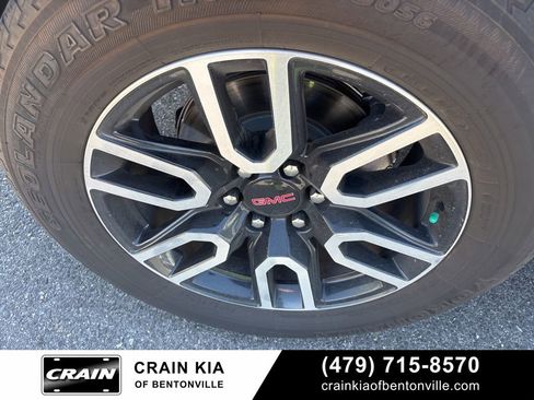 Used 2022 GMC Yukon AT4 w/ Technology Package image 8