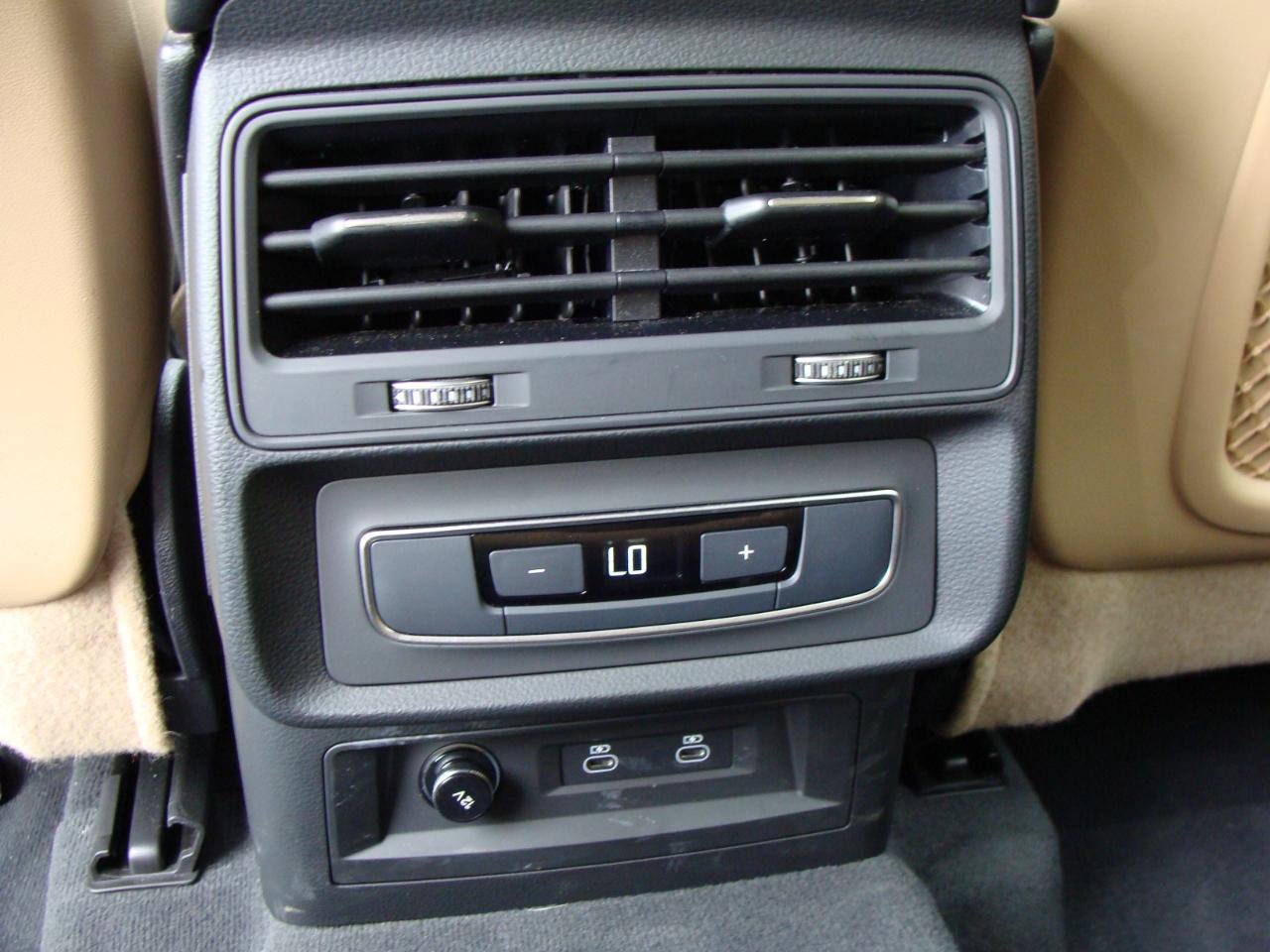 Used 2024 Audi Q7 3.0T Premium AWD/4WD image 38