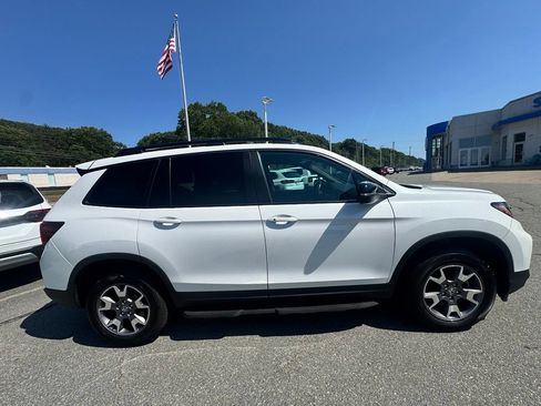 Used 2023 Honda Passport TrailSport image 6