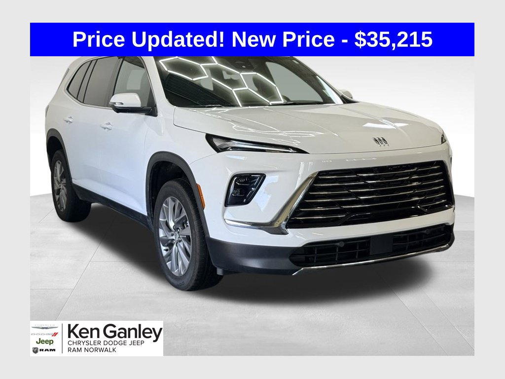 Used 2025 Buick Enclave Preferred FWD image 1