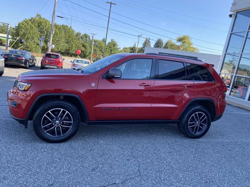 Used 2018 Jeep Grand Cherokee Trailhawk w/ Trailhawk Luxury Group image 2