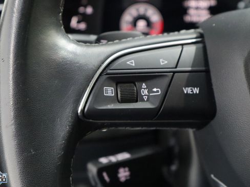 Used 2022 Audi Q8 Premium image 16