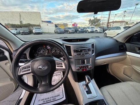 Used 2012 Subaru Outback 2.5i w/ Alloy Wheel Pkg AWD/4WD image 12