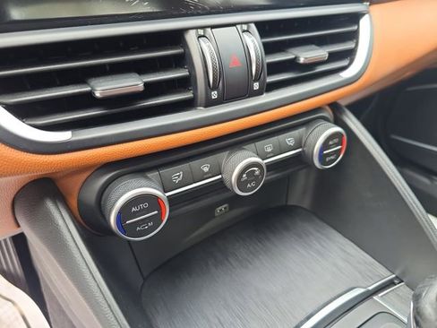 Used 2019 Alfa Romeo Giulia w/ Quick Order Package 22K Sport image 19