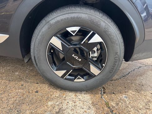 Used 2026 Kia Sportage LX FWD image 29