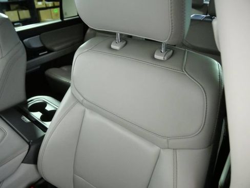 Certified 2025 Ford Expedition Active AWD/4WD image 17