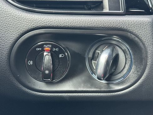 Used 2025 Porsche Macan S image 30