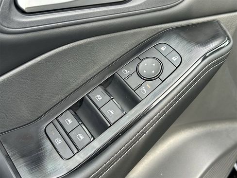 New 2026 Nissan Rogue SV FWD image 32