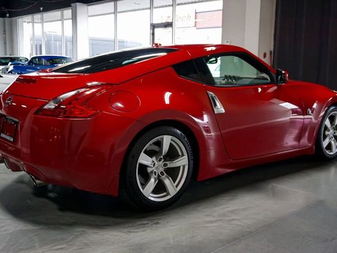 Used 2010 Nissan 370Z Touring image 26