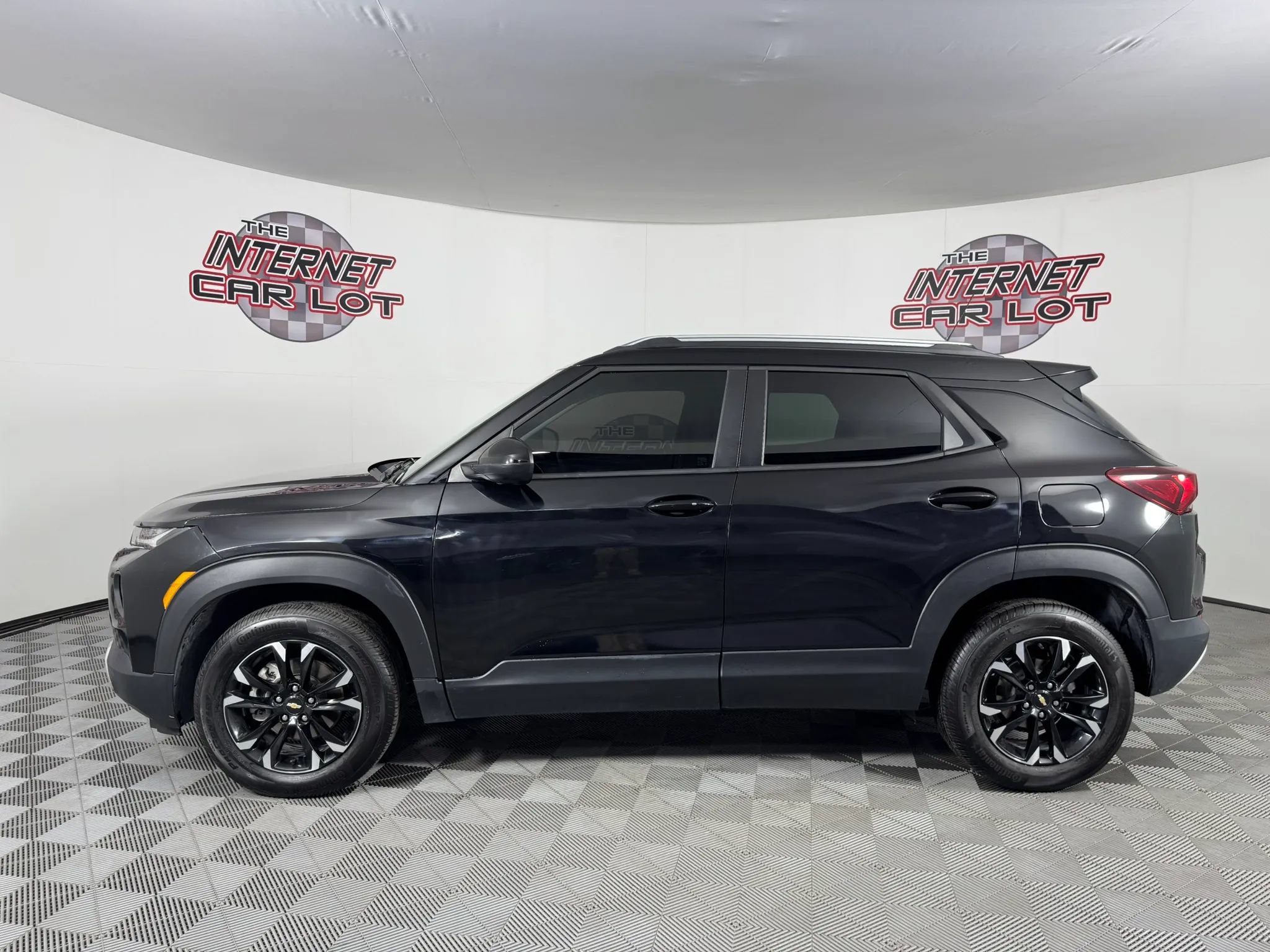 Used 2022 Chevrolet TrailBlazer LT w/ Convenience Package AWD/4WD image 4