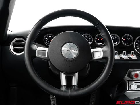 Used 2006 Ford GT RWD image 34