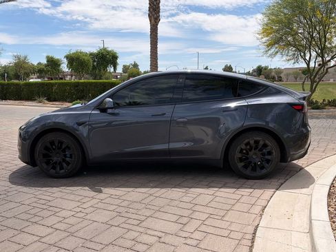 Used 2020 Tesla Model Y Long Range image 5