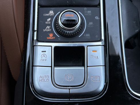 Certified 2025 Kia Telluride SX Prestige X-Line AWD/4WD image 11