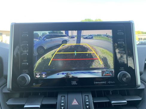 Used 2020 Toyota RAV4 Limited image 25