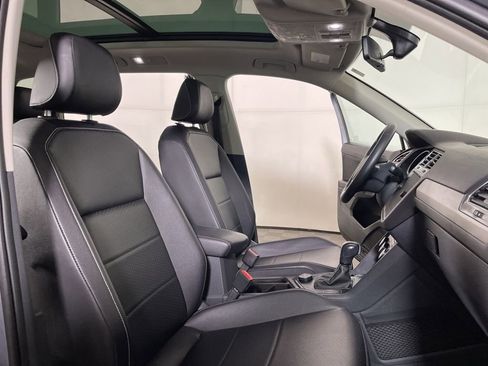 Used 2021 Volkswagen Tiguan SE w/ Panoramic Sunroof Package AWD/4WD image 25