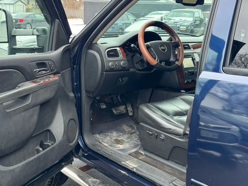 Used 2011 Chevrolet Silverado 2500 LTZ w/ Snow Plow Prep Package image 16
