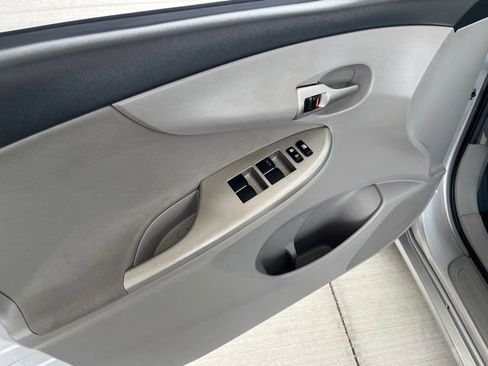 Used 2012 Toyota Corolla LE image 16