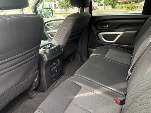 Used 2018 Nissan Titan SV w/ SV Convenience Package RWD image 16