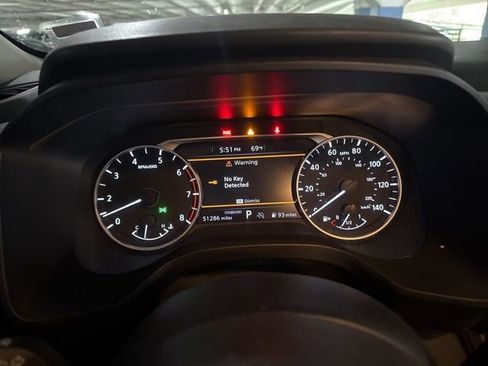 Used 2024 Nissan Rogue SV FWD image 8