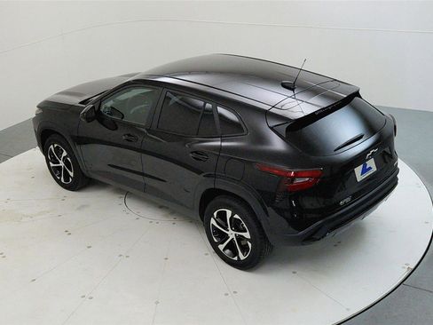 Used 2025 Chevrolet Trax RS image 14