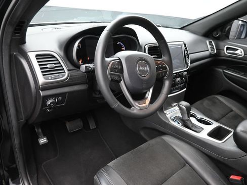 Used 2019 Jeep Grand Cherokee Altitude RWD image 13