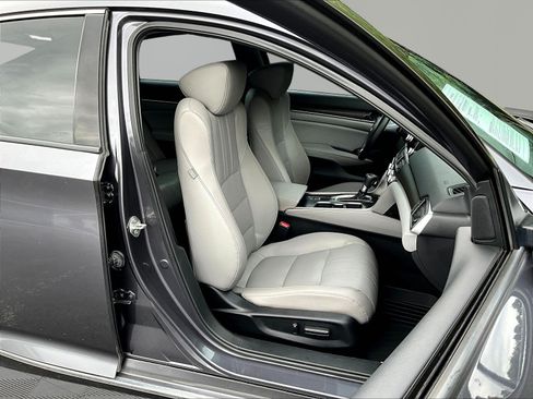 Used 2018 Honda Accord EX-L image 29