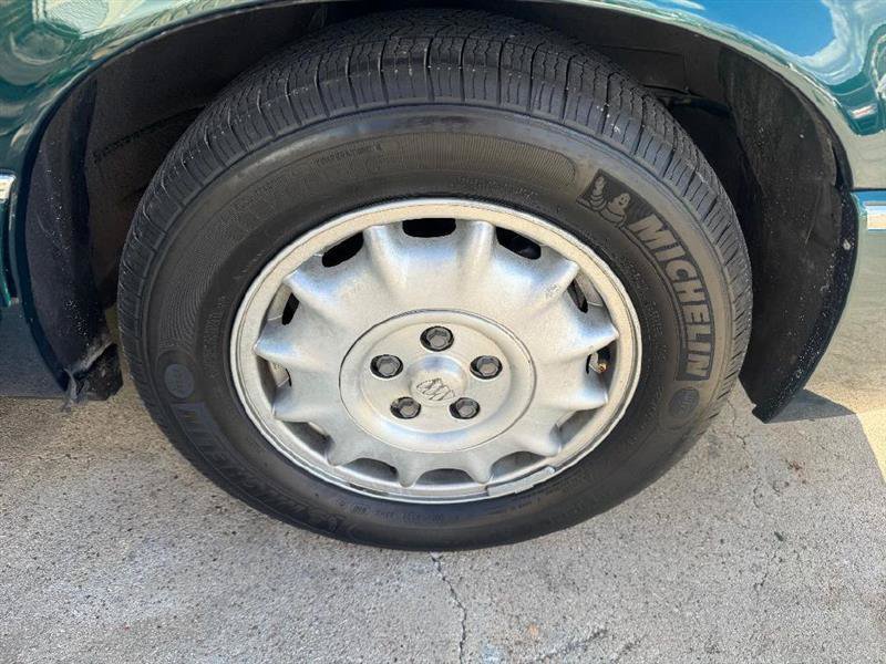 Used 1999 Buick Park Avenue w/ Prestige Opt Pkg FWD image 17