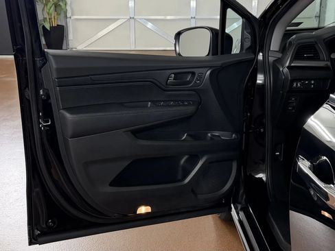 Used 2023 Honda Odyssey EX-L image 15