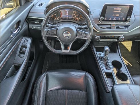 Used 2019 Nissan Altima 2.5 SR w/ SR Premium Package image 8