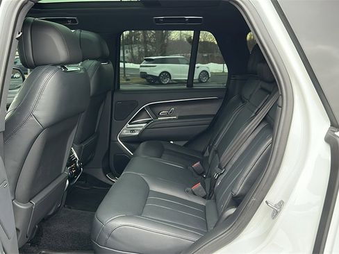 Certified 2023 Land Rover Range Rover SE image 21