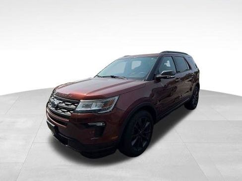 Certified 2018 Ford Explorer XLT w/ Equipment Group 202A AWD/4WD image 1