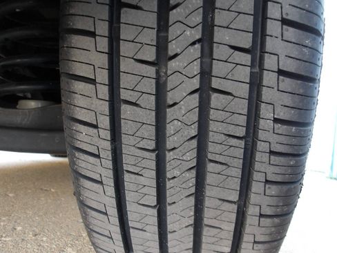 Used 2021 Jeep Cherokee Latitude Plus FWD image 39