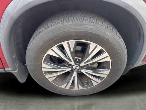 Used 2021 Nissan Rogue SV image 11