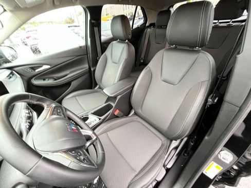 Used 2025 Buick Encore GX Preferred image 34