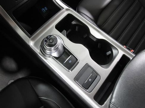 Used 2023 Ford Edge SEL image 13