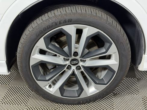 Used 2020 Audi Q3 2.0T Premium Plus AWD/4WD image 13