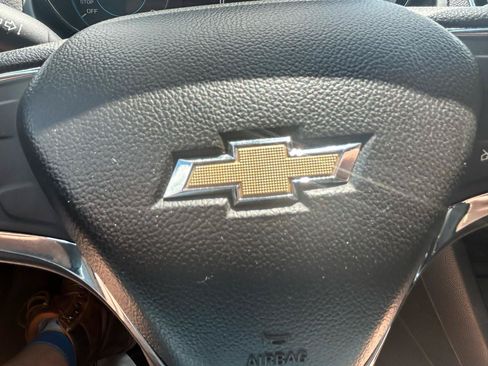 Used 2017 Chevrolet Cruze LT w/ Convenience Package FWD image 20