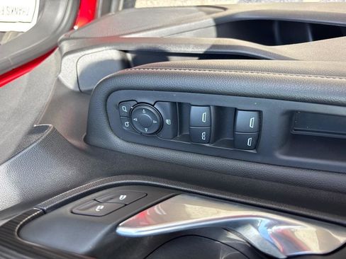 Used 2024 GMC Terrain SLE image 12