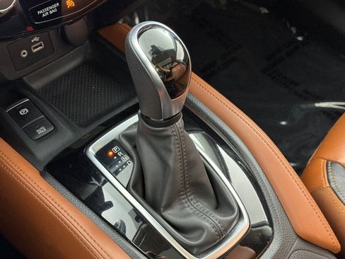 Used 2019 Nissan Rogue SL w/ Premium Package FWD image 21