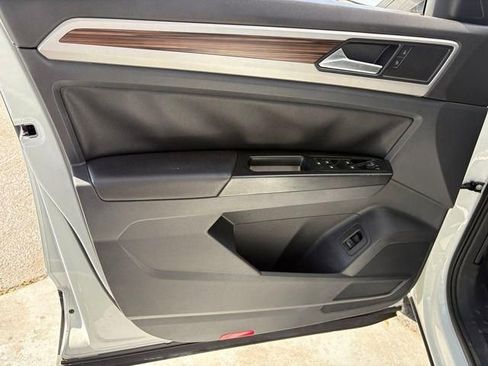 Used 2021 Volkswagen Atlas SE FWD image 22