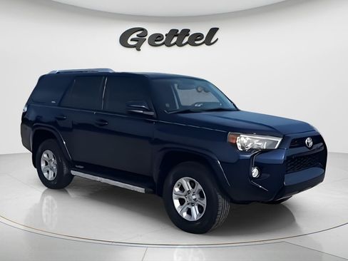 Used 2018 Toyota 4Runner SR5 image 2