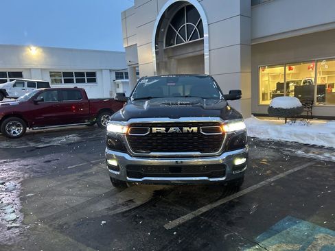 New 2026 RAM 1500 4x4 Crew Cab image 7