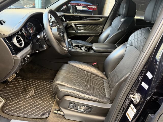 Used 2017 Bentley Bentayga AWD/4WD image 10