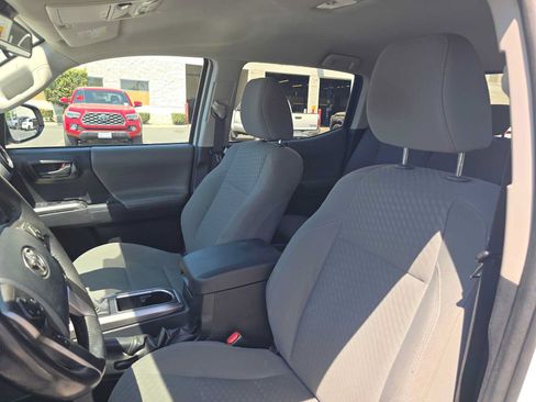 Used 2020 Toyota Tacoma SR5 RWD image 19