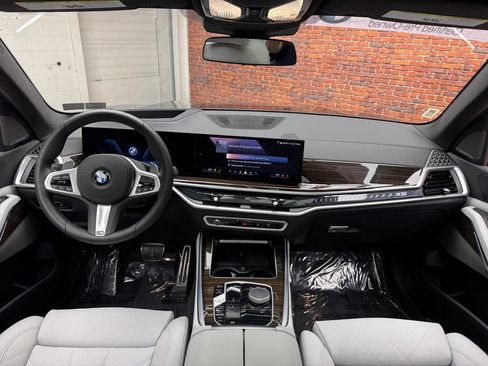 Used 2026 BMW X5 xDrive40i w/ M Sport Package AWD/4WD image 13