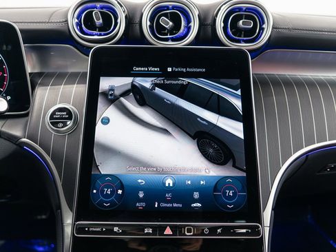 Used 2025 Mercedes-Benz GLC 300 4MATIC image 21