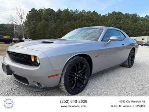 Used 2017 Dodge Challenger R/T w/ Blacktop Package image 1